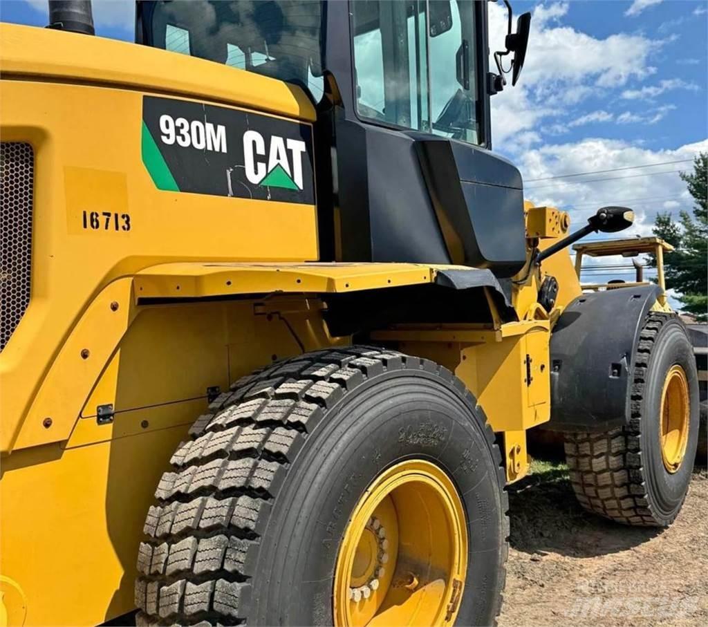 CAT 930M Фронтальные погрузчики