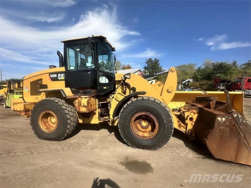 CAT 930M Фронтальные погрузчики