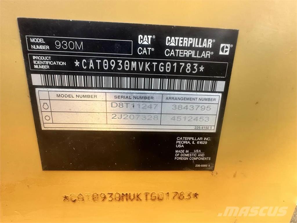 CAT 930M Фронтальные погрузчики