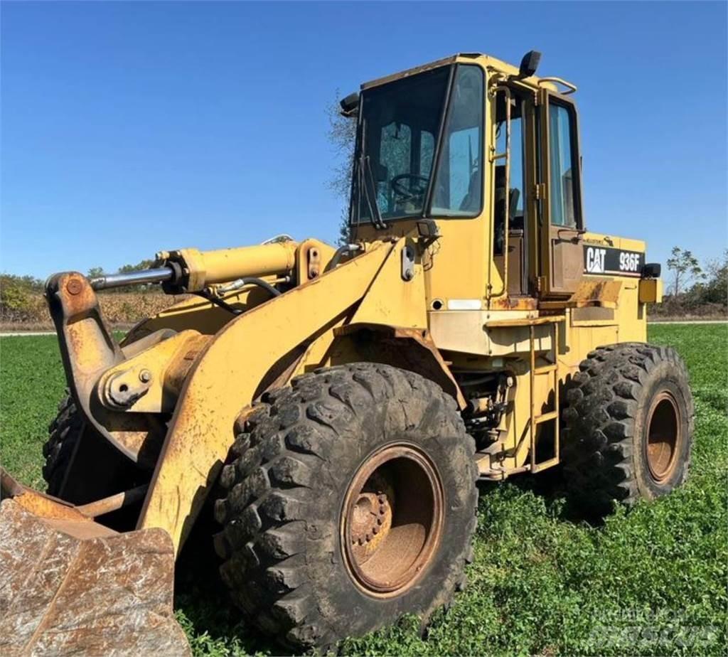 CAT 936F Фронтальные погрузчики