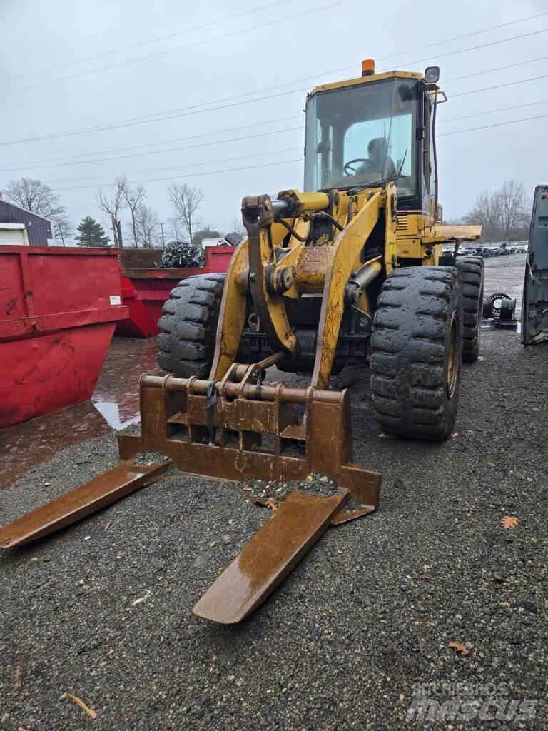 CAT 938F Фронтальные погрузчики