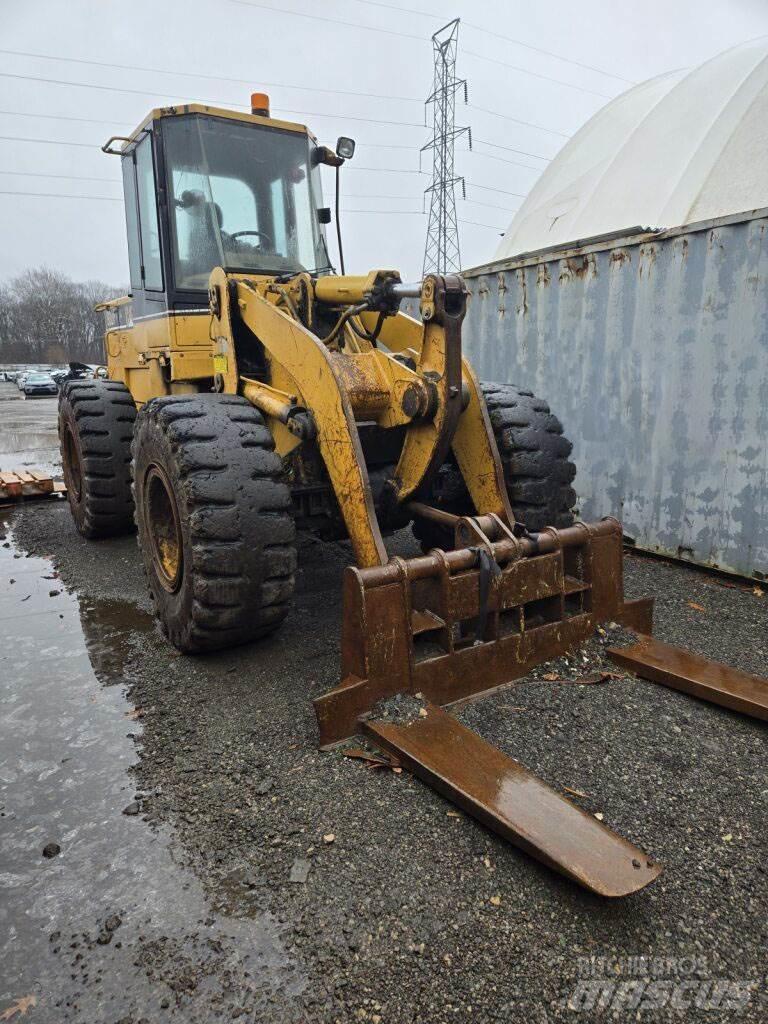 CAT 938F Фронтальные погрузчики