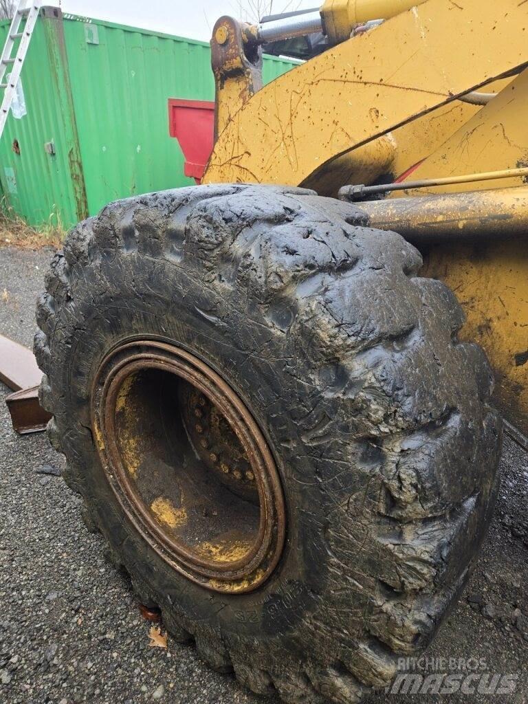 CAT 938F Фронтальные погрузчики