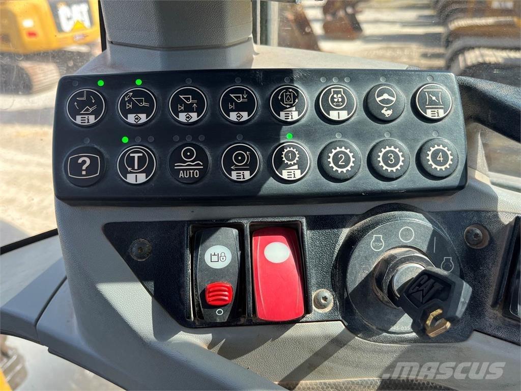 CAT 938K Фронтальные погрузчики