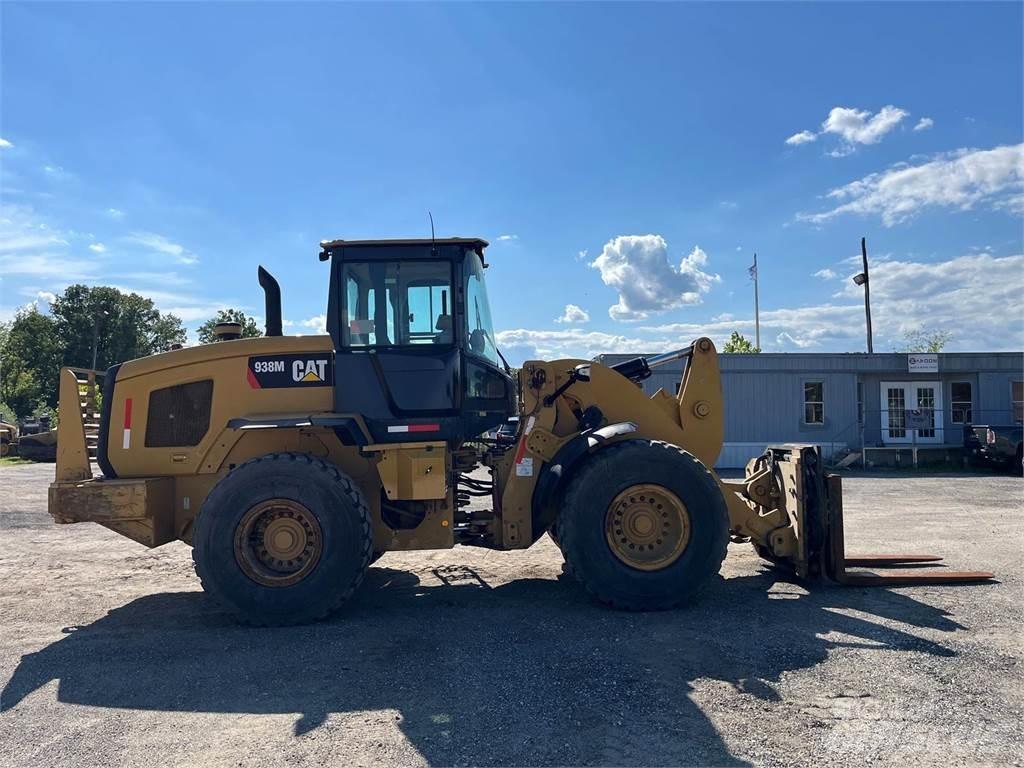 CAT 938M Фронтальные погрузчики