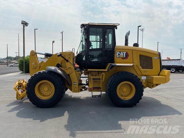 CAT 938M Фронтальные погрузчики