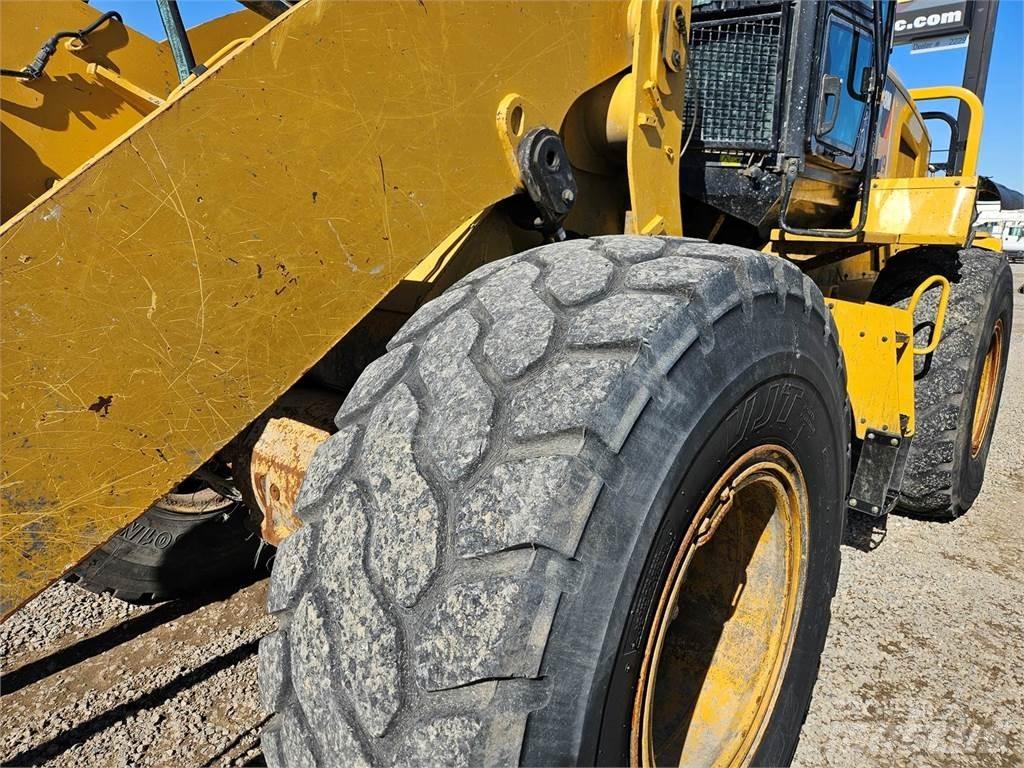 CAT 938M Фронтальные погрузчики