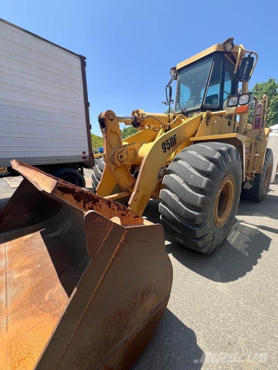 CAT 950F Фронтальные погрузчики