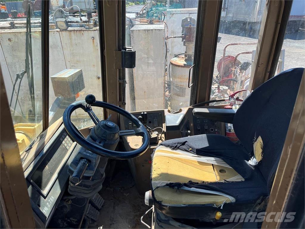 CAT 950F Фронтальные погрузчики