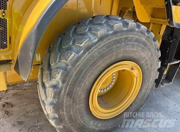 CAT 950M Фронтальные погрузчики