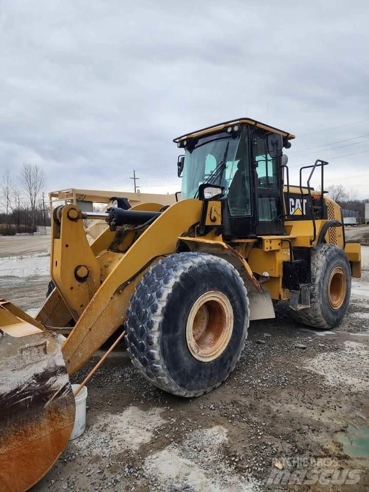 CAT 950M Фронтальные погрузчики