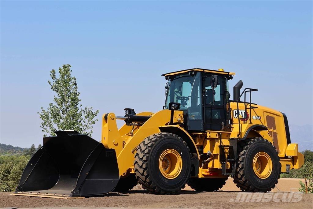 CAT 950M Фронтальные погрузчики