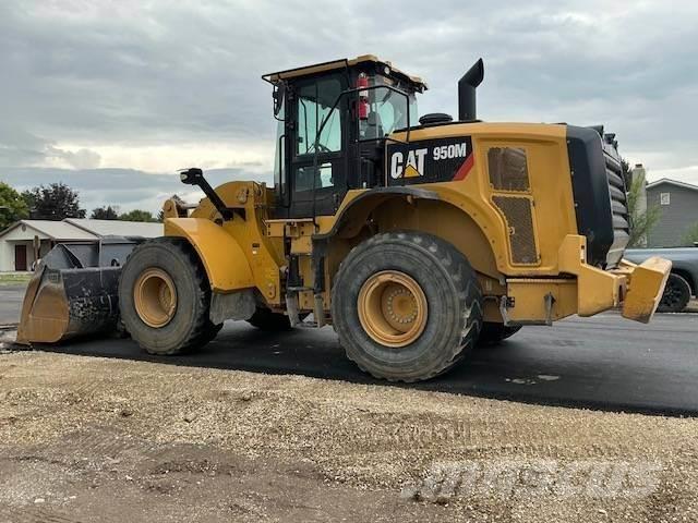 CAT 950M Фронтальные погрузчики