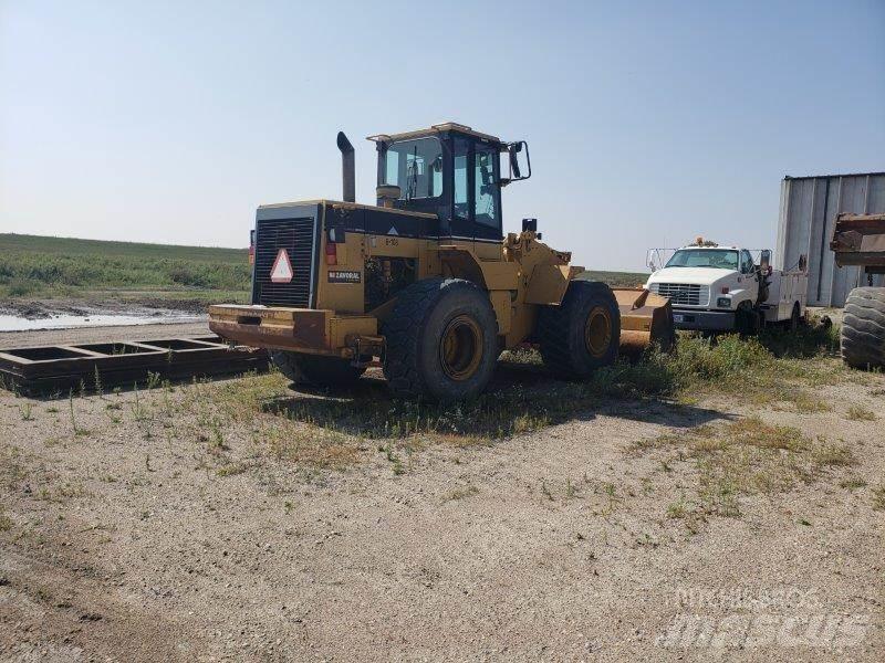 CAT 960F Фронтальные погрузчики