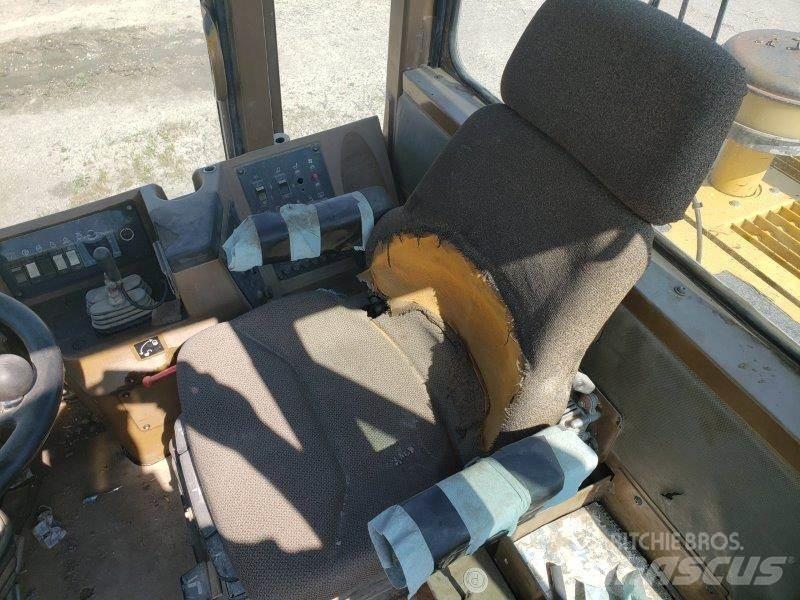 CAT 960F Фронтальные погрузчики