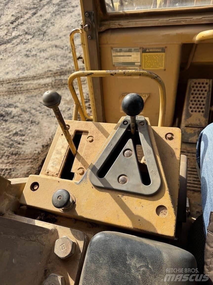 CAT 963 Гусеничные фронтальные погрузчики