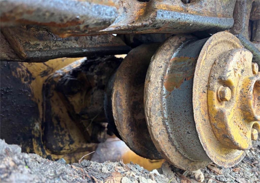 CAT 963B Гусеничные фронтальные погрузчики