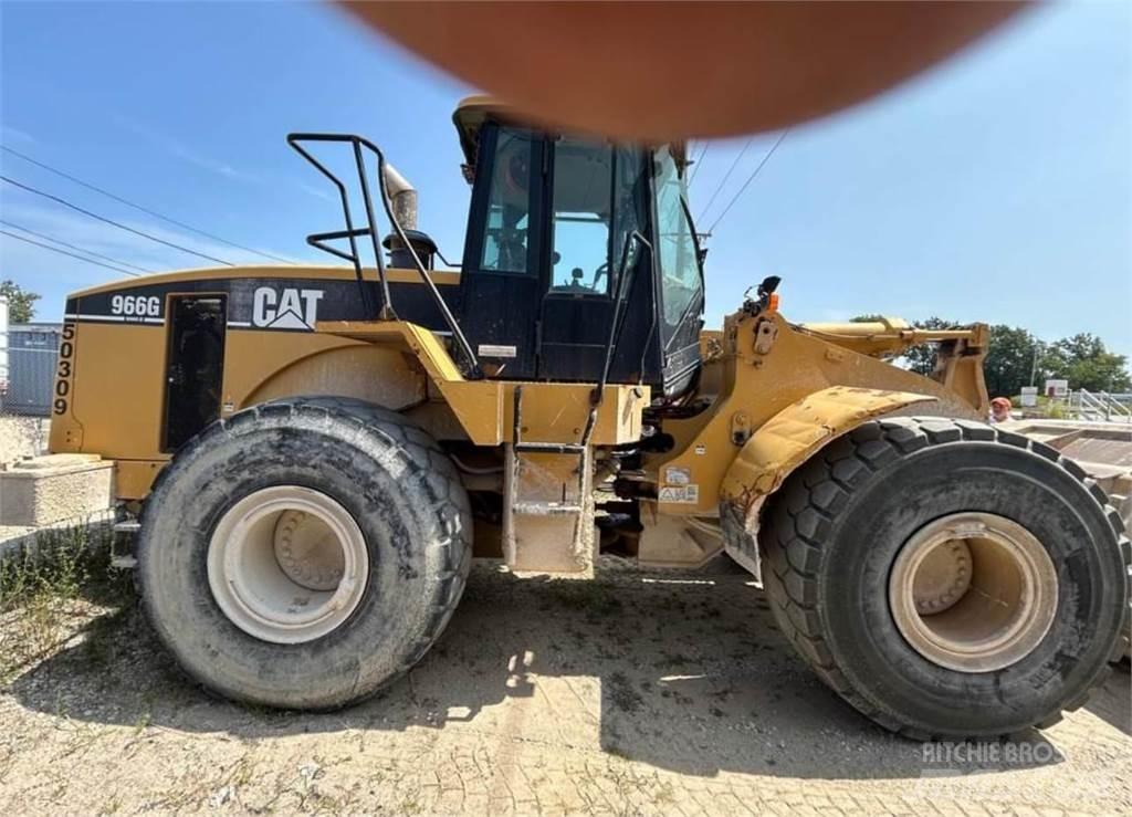 CAT 966G Фронтальные погрузчики