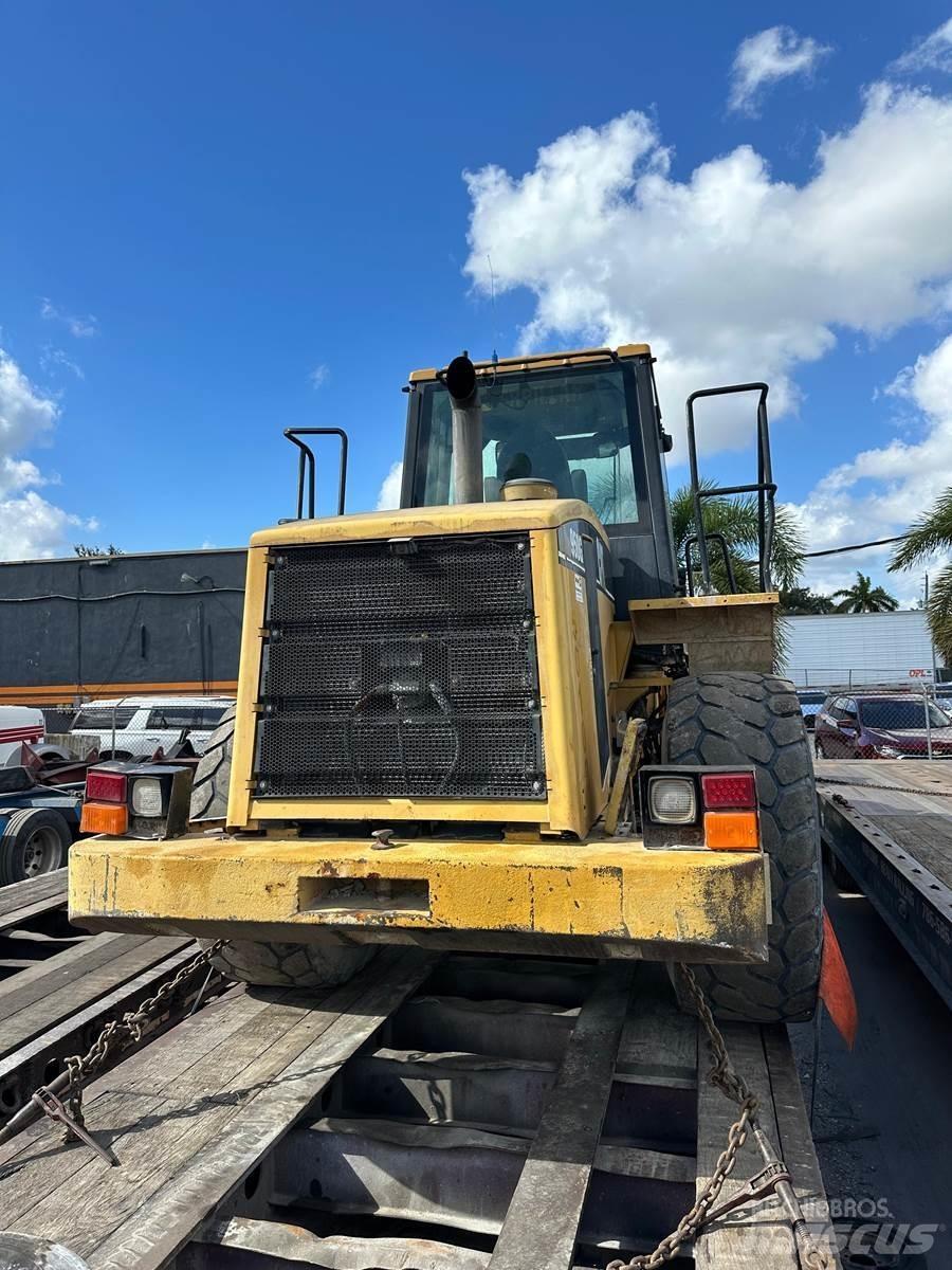 CAT 966G Фронтальные погрузчики