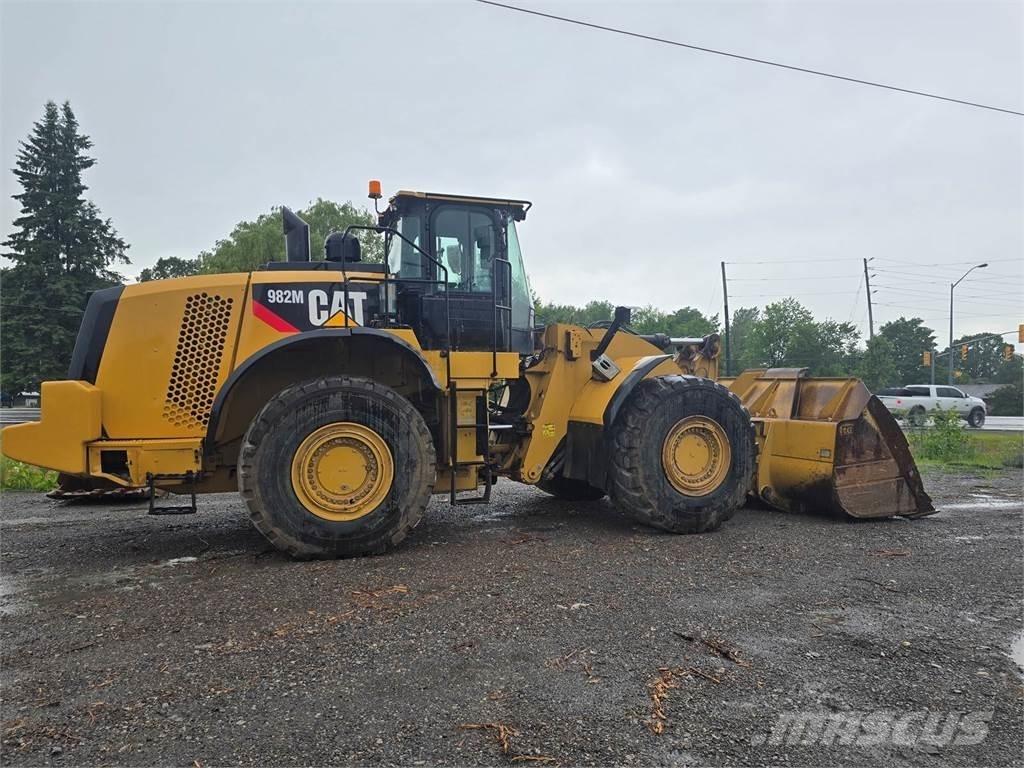 CAT 982M Фронтальные погрузчики