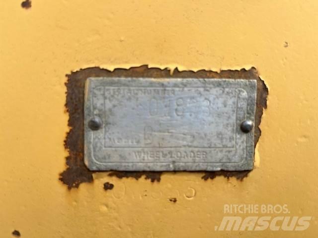 CAT 988B Фронтальные погрузчики