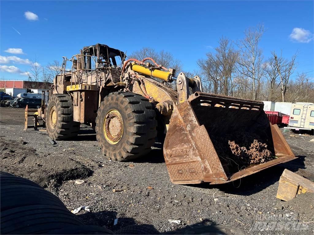 CAT 988H Фронтальные погрузчики