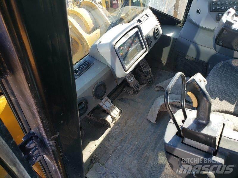 CAT 988K Фронтальные погрузчики