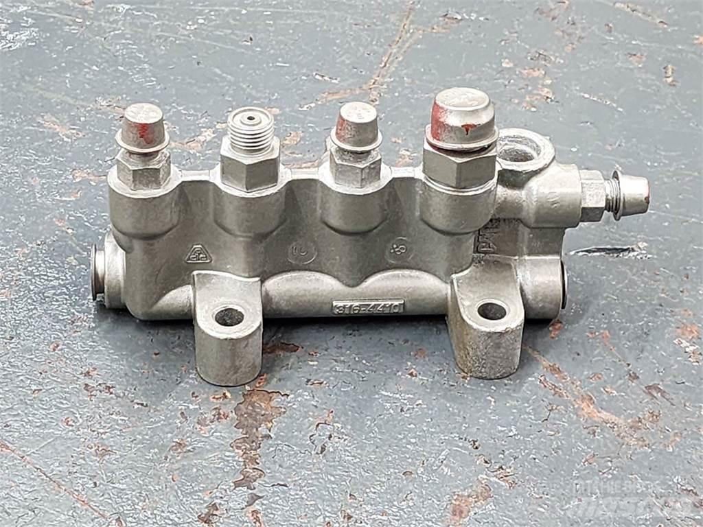 CAT C15 Коммерческий транспорт - Другие