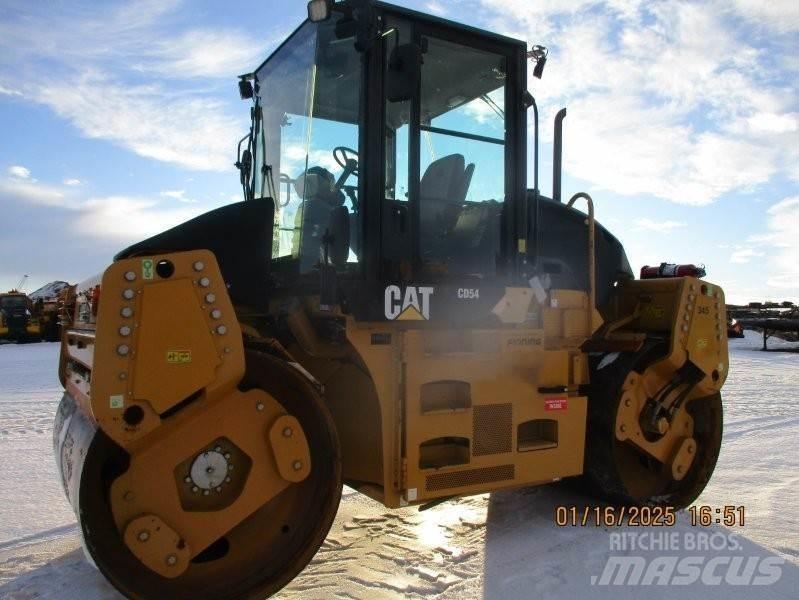 CAT CD54 Пневматические катки