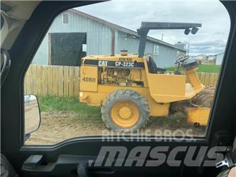 CAT CP323C Уплотнители грунта