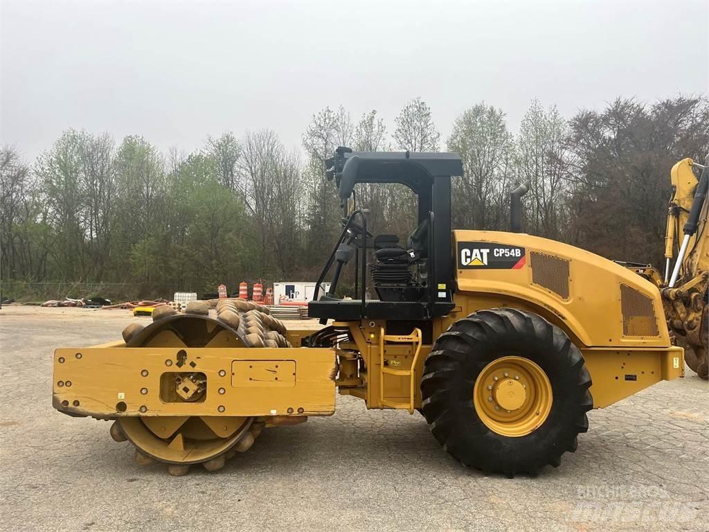 CAT CP54B Грунтовые катки
