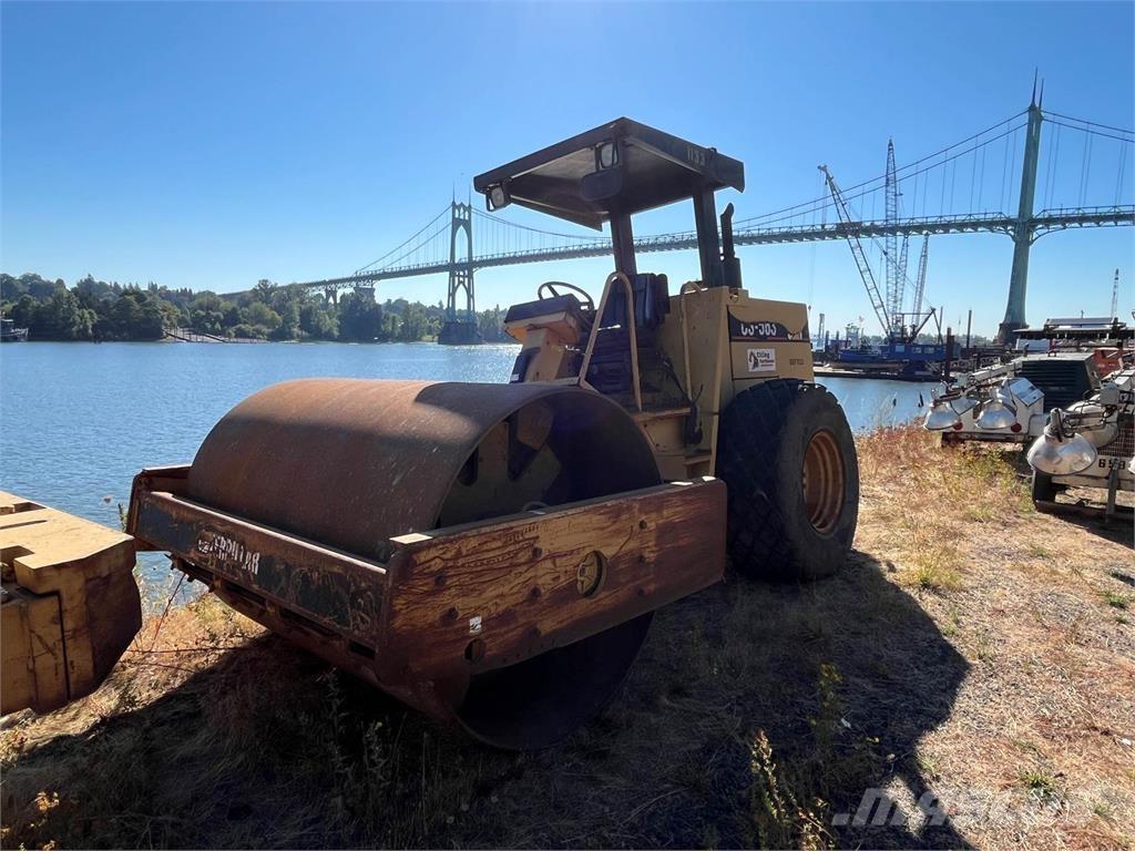 CAT CP563E Грунтовые катки