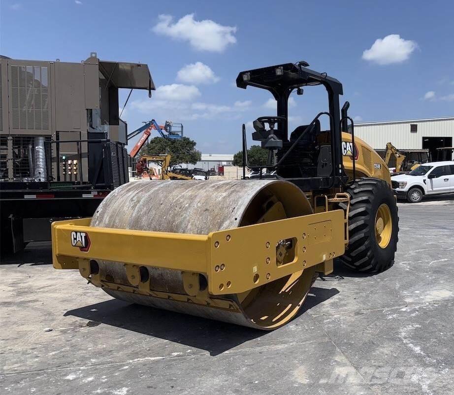 CAT CS54B Грунтовые катки