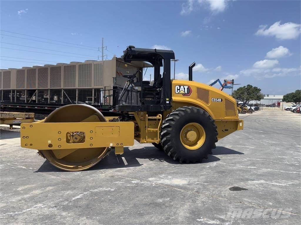 CAT CS54B Грунтовые катки