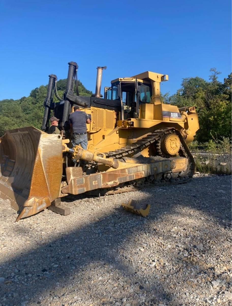 CAT D10R Гусеничные бульдозеры