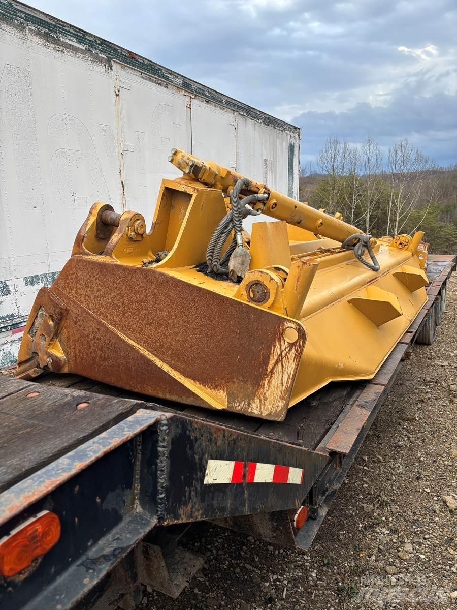 CAT D10R Гусеничные бульдозеры