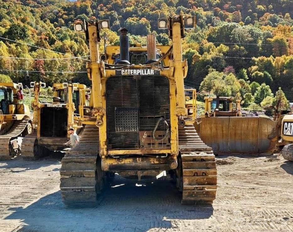 CAT D10T Гусеничные бульдозеры