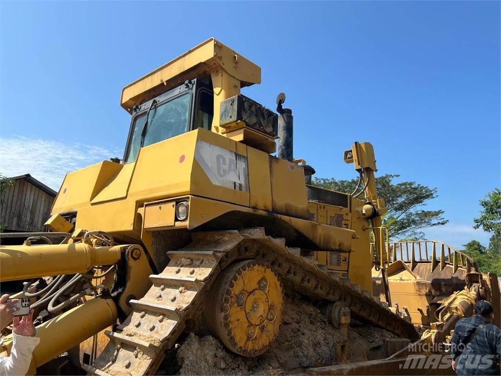 CAT D10T Гусеничные бульдозеры