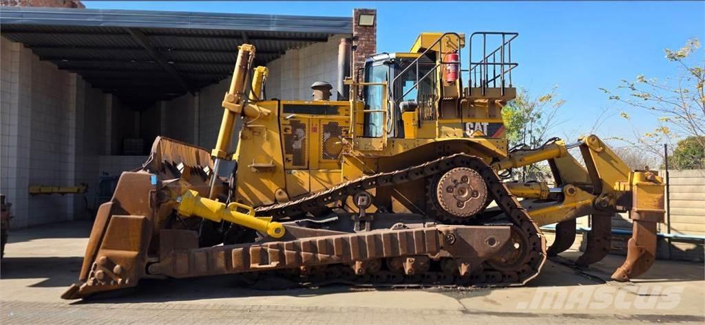 CAT D10T Гусеничные бульдозеры