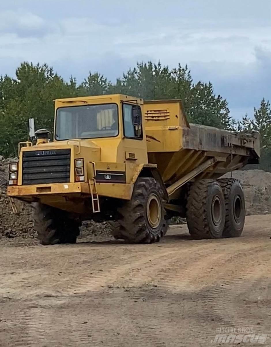 CAT D250B Шарнирно-сочленённые самосвалы