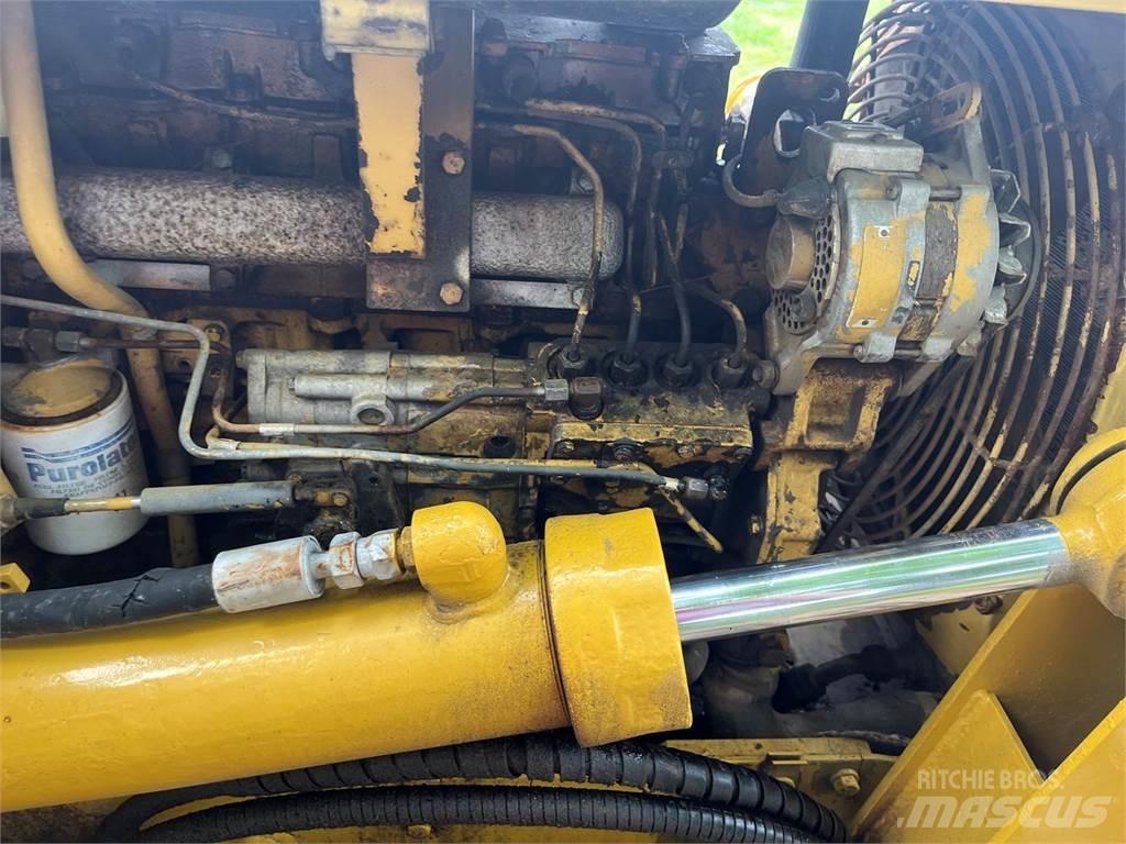 CAT D3B Гусеничные бульдозеры