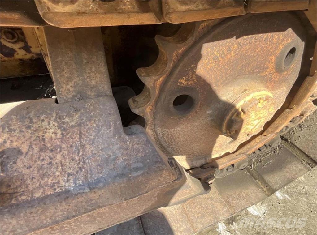 CAT D3B Z Гусеничные бульдозеры