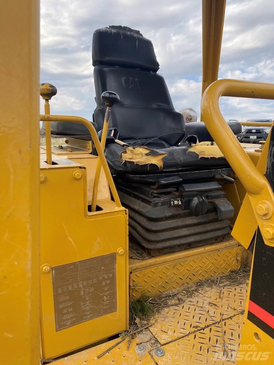 CAT D3C Гусеничные бульдозеры