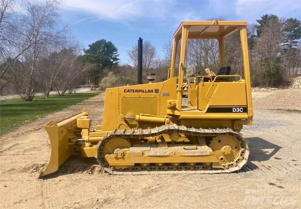CAT D3C Гусеничные бульдозеры