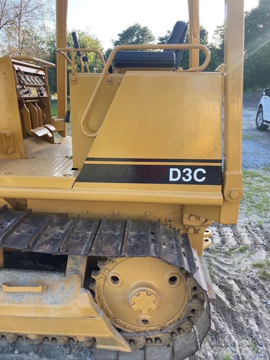 CAT D3C Гусеничные бульдозеры
