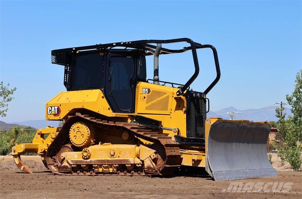 CAT D5 XL Гусеничные бульдозеры
