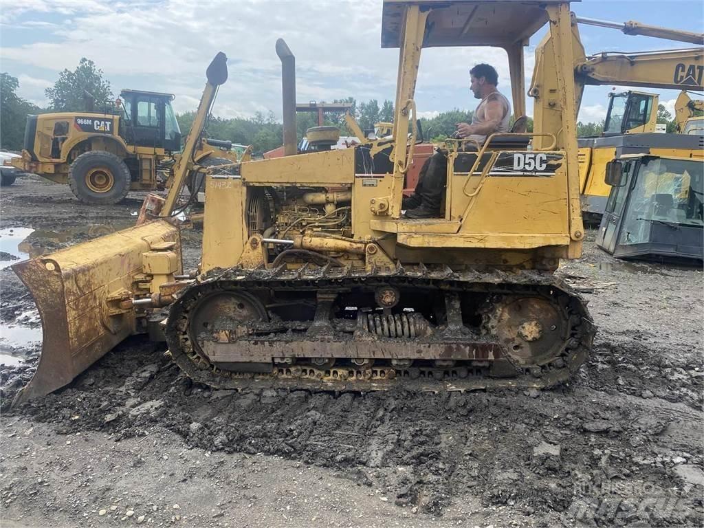 CAT D5C Гусеничные бульдозеры