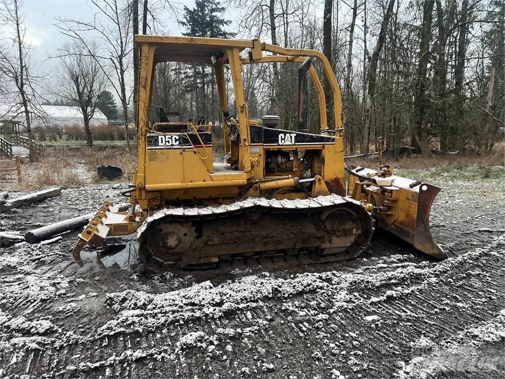 CAT D5C Гусеничные бульдозеры