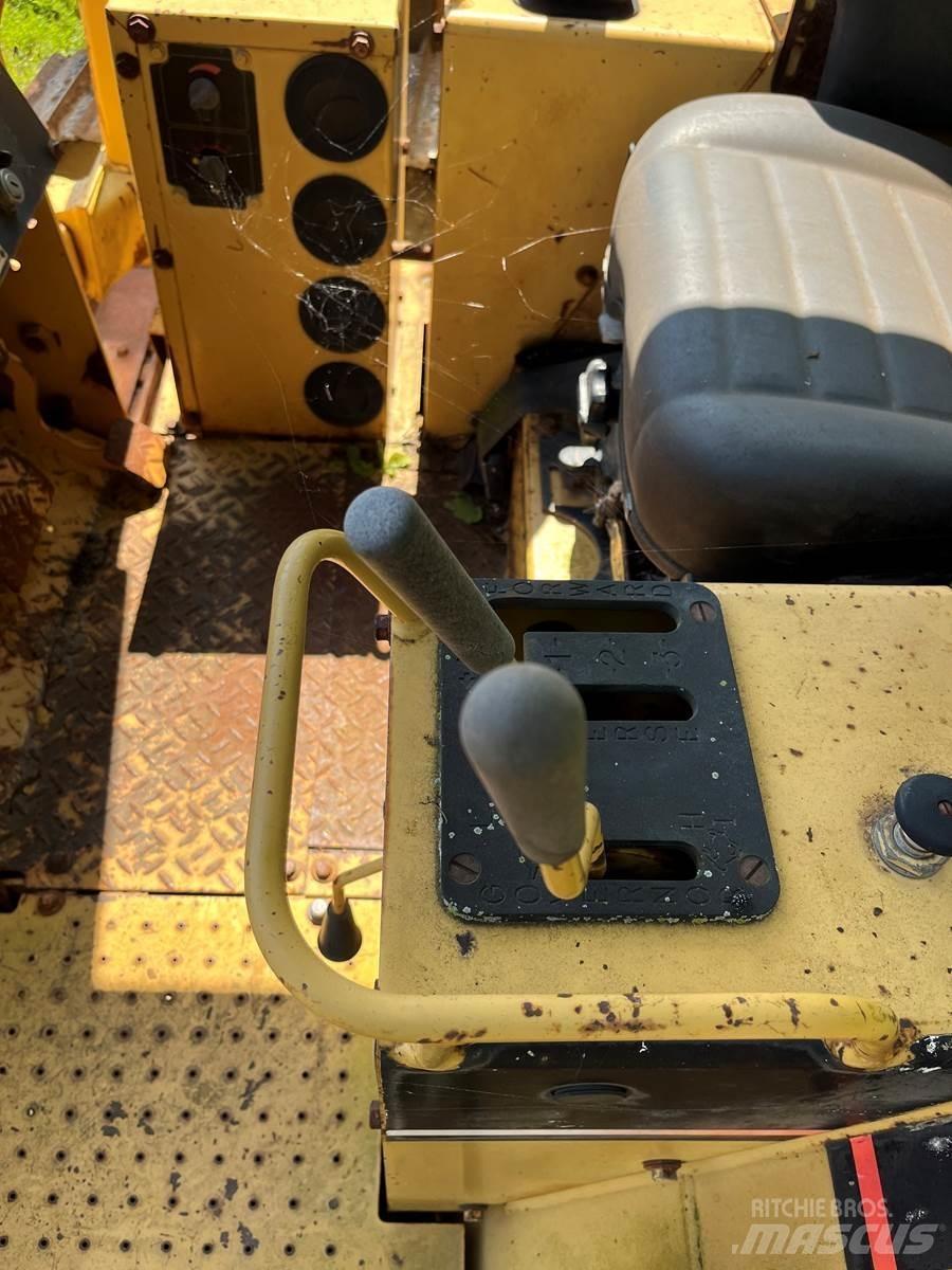 CAT D5C Гусеничные бульдозеры