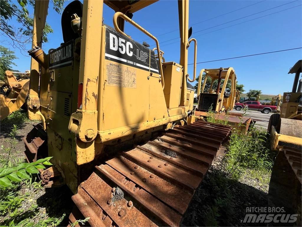 CAT D5C Гусеничные бульдозеры